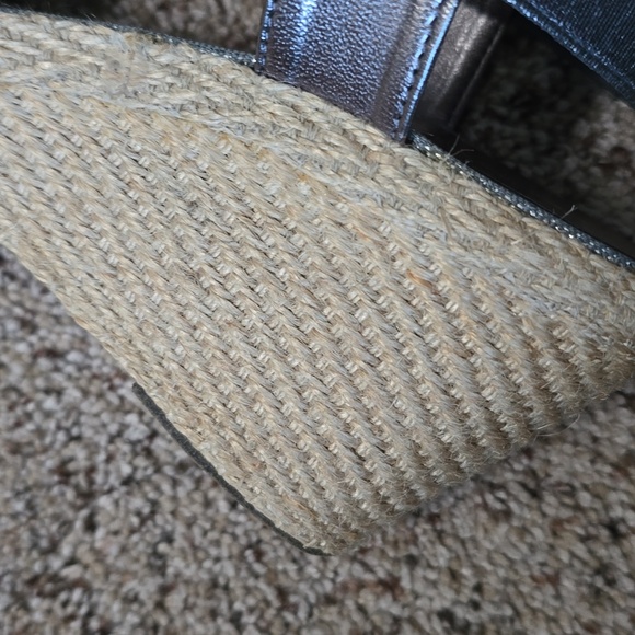 Andre Assous sz 8.5 Pewter Paloma Sandals - Picture 10 of 14